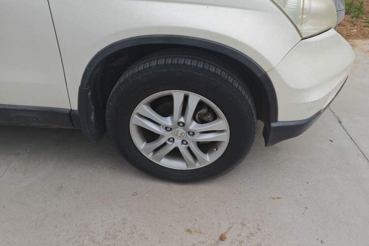 Used Honda CR-V 2010 2.4L automatic four-wheel drive luxury version Right Front Wheel Hub