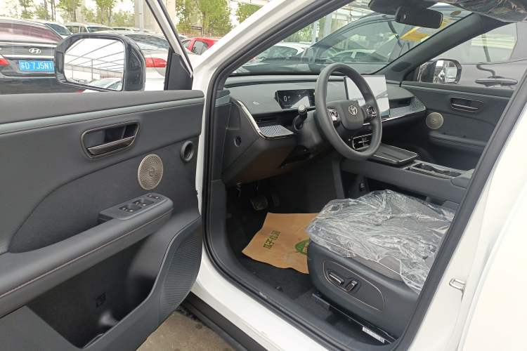 Used Toyota BZ 3X 2025 430 Air Driver Seat