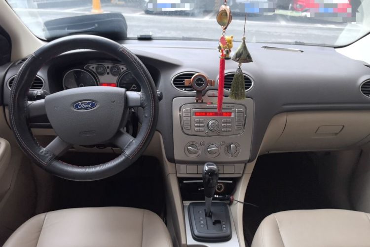 Used Ford Focus 2011 Sedan 1.8L Automatic Fashion Edition
