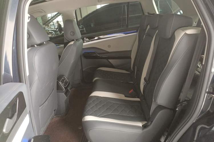 Used Volkswagen ID.6 CROZZ 2021 Long-Range PRO Edition Left Rear Seat