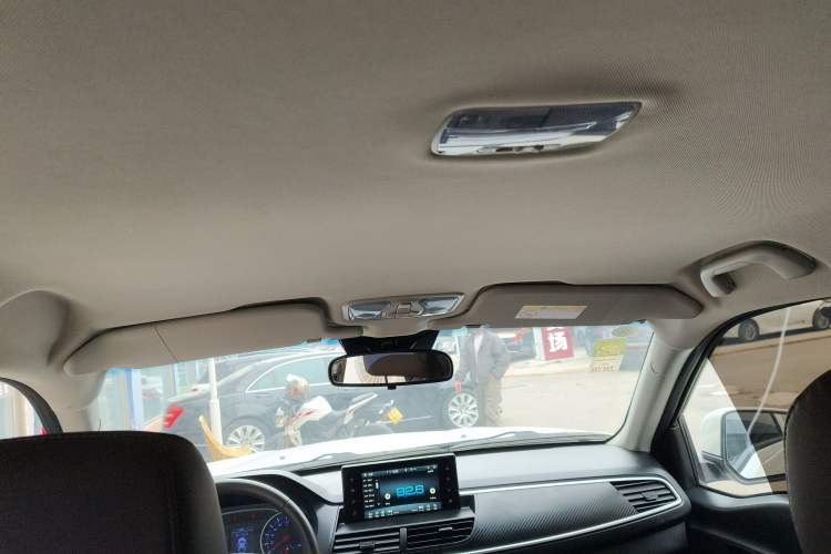 Used Great Wall Wingle 7 2019 2.0T Diesel Two-Wheel Drive Value Edition China VI Standard Big Double Cab GW4D20M Headliner