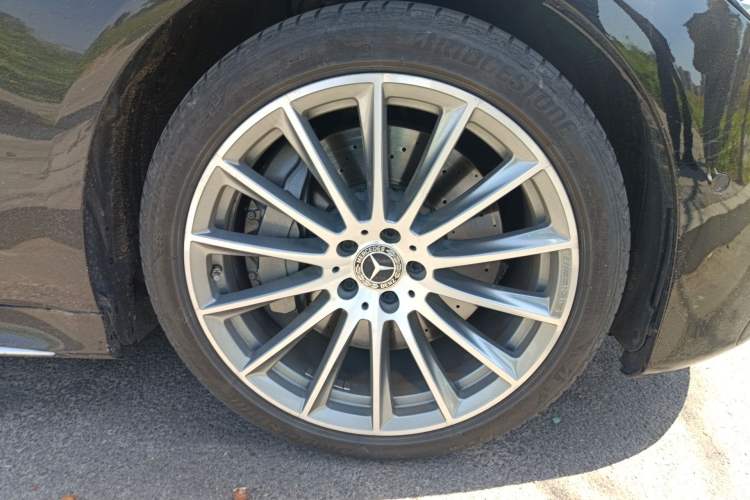 Used Mercedes-Benz S-Class 2021 S 450 L 4MATIC Right Front Wheel Hub