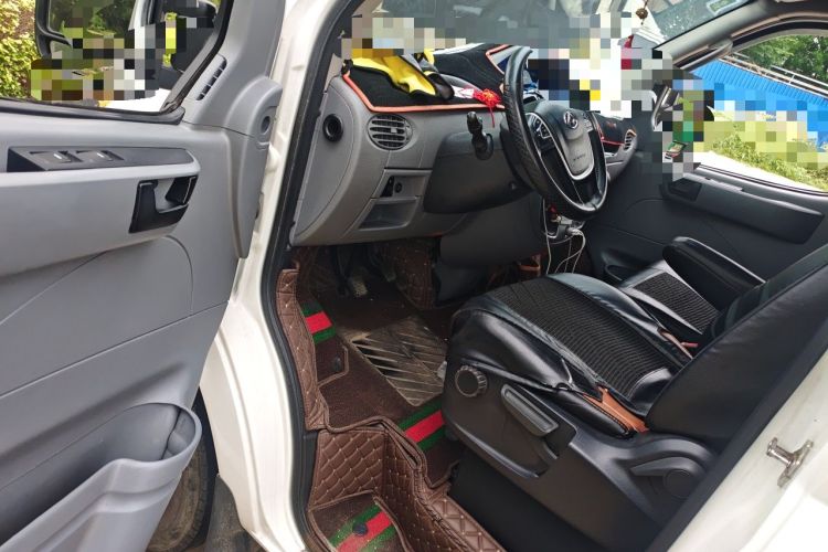 Used SAIC MAXUS Xintu V80 2021 2.0T Manual Classic Aoyuntong Short Wheelbase Mid-Roof 5/6-Seater