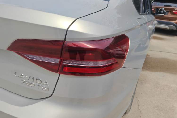 Used Volkswagen Lavida 2022 280TSI DSG Comfort Edition Right Rear Taillight