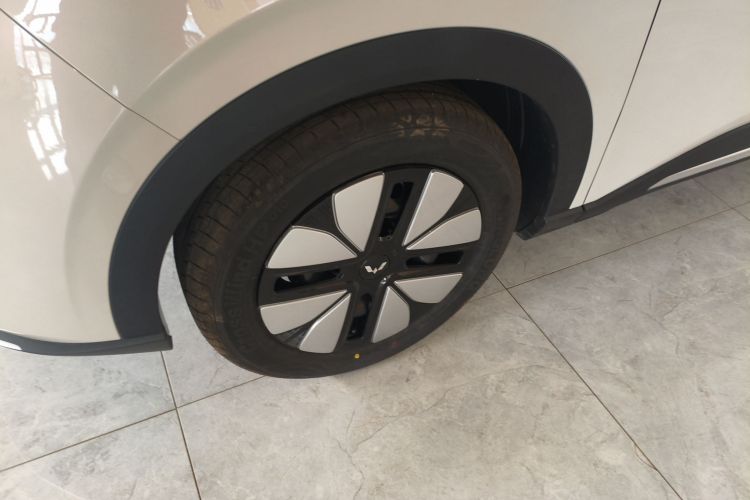 Used Wuling Bingo S 2025 Model 325km Deluxe Edition Left Front Wheel Hub