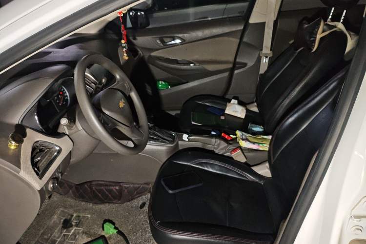 Used Chevrolet Cruze 2016 1.5L Automatic Stylish Sunroof Version Left Front Seat