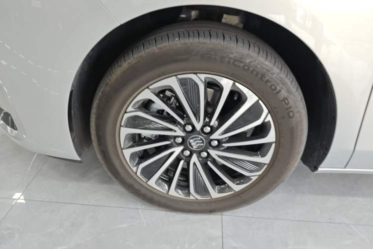 Used Buick GL8 New Energy 2025 Lu Shang Luxury Edition 7-Seater