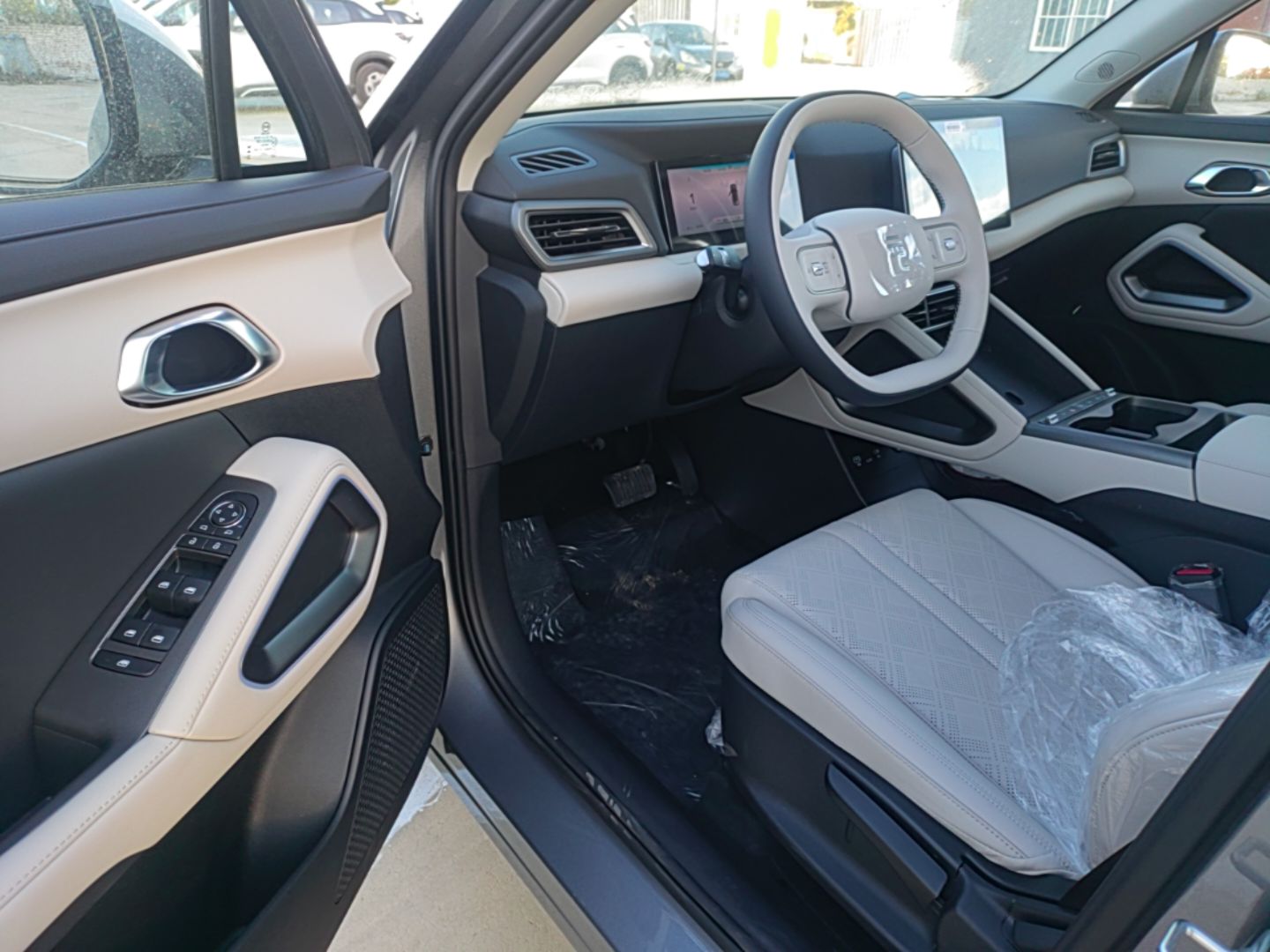BYD Yuan UP 2027 Model Flying Edition 401KM Navigation Version — снимка 18