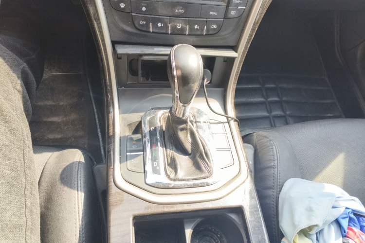 Used CHANGAN Raeton 2013 1.8T Automatic Flagship Model China IV Standard