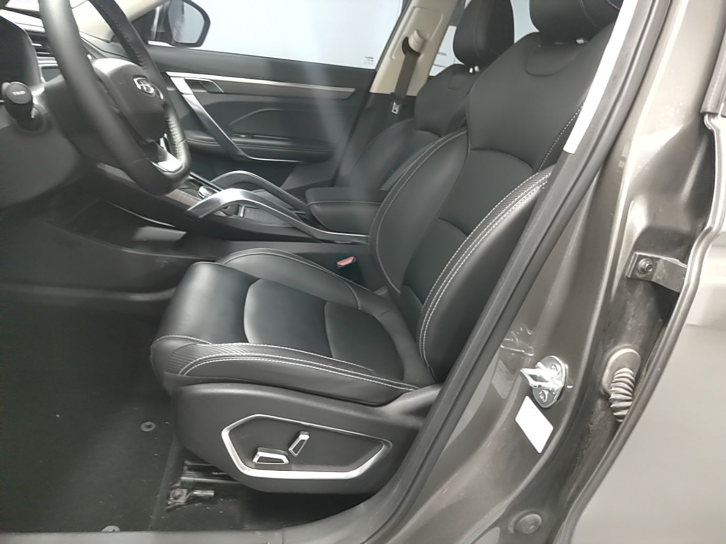 Vordere Reihe im Auto