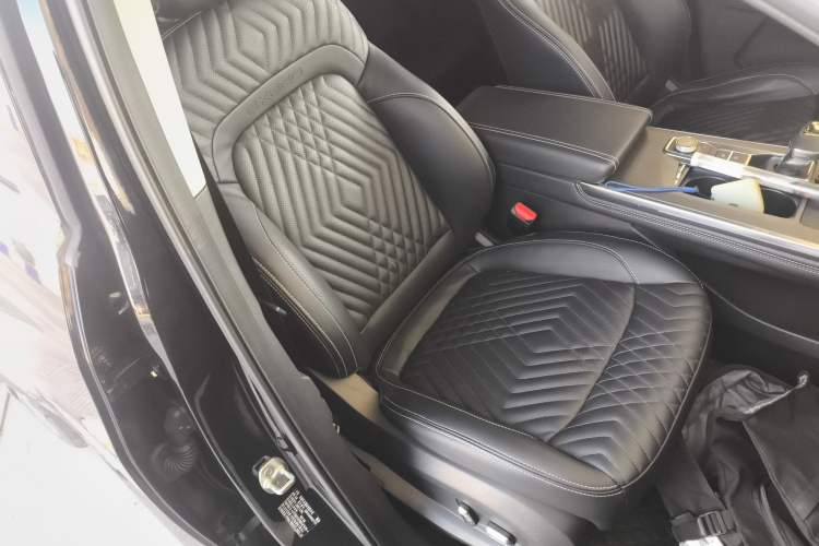 Used EXEED Lingyun 2023 400T Two-Wheel Drive StarRui Pro Edition