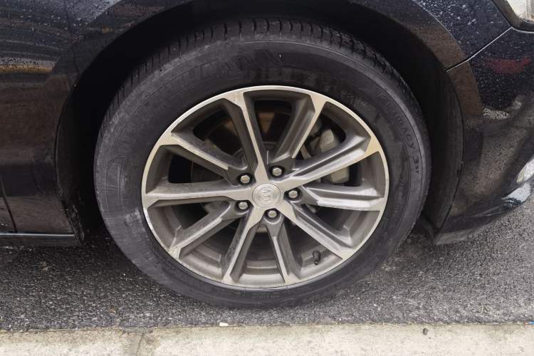 Used Buick LaCrosse 2020 652T Luxury Version Right Front Wheel Hub