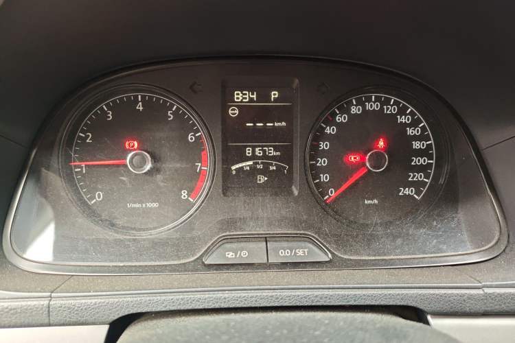 Used Volkswagen Gran Lavida 2013 1.6L Automatic Fashion Model Odometer Close Up