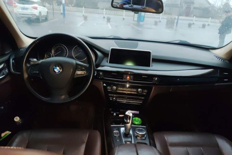 Used BMW X5 2015 xDrive28i
