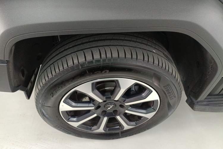 Used Formula Leopard Leopard 5 2023 Navigator Edition
