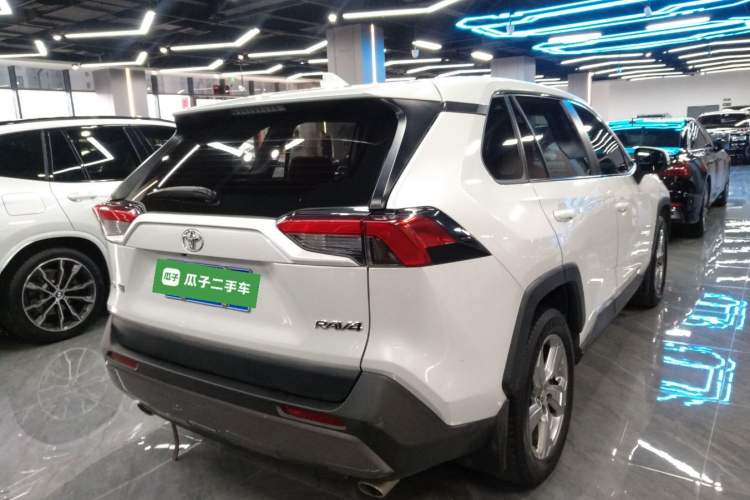 Used Toyota RAV4 2022 2.0L CVT Two-Wheel Drive Fashion Edition