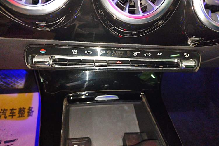 Used Mercedes-Benz A-Class 2021 A 200 L Sport Sedan Fashion Model
