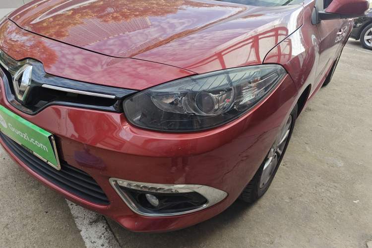 Used Renault Fluence 2015 2.0L Standard Edition
