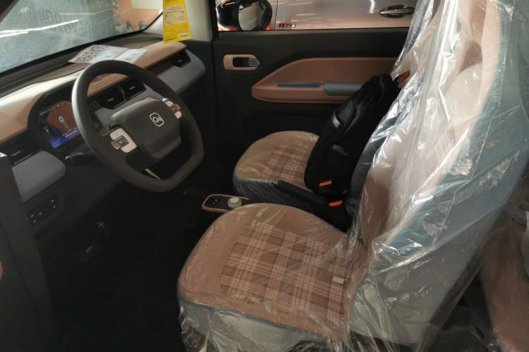 Used Chery QQ Ice Cream 2025 Model 205km Sundae Edition
