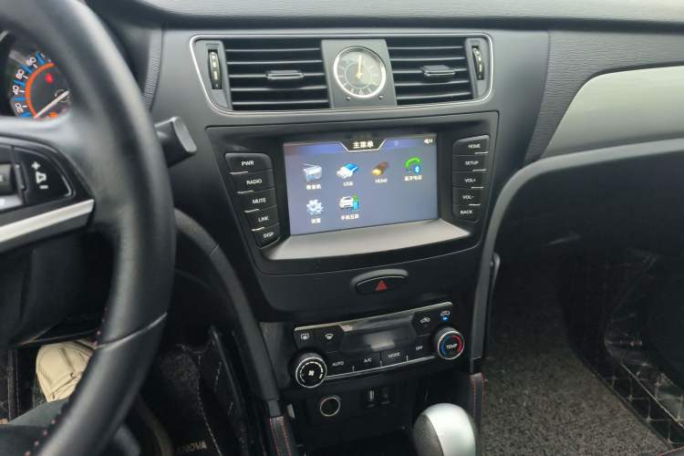 Used BAIC Senova X55 2016 1.5T CVT Elite Edition Audio And AC Panel