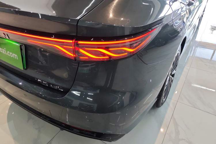 Used Chery Fengyun A8L 2025 1.5 TGDI 145 km Luxury Version Right Rear Taillight