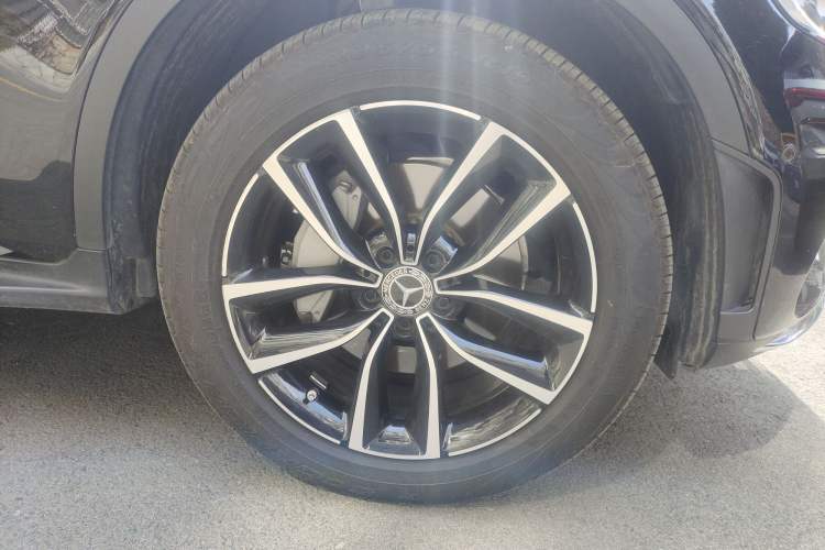 Used Mercedes-Benz GLC 2021 GLC 300 L 4MATIC Dynamic Model Right Front Wheel Hub
