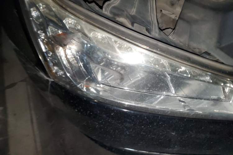 Used Luxgen 5 2013 1.8T Automatic Luxury Model Right Front Headlight