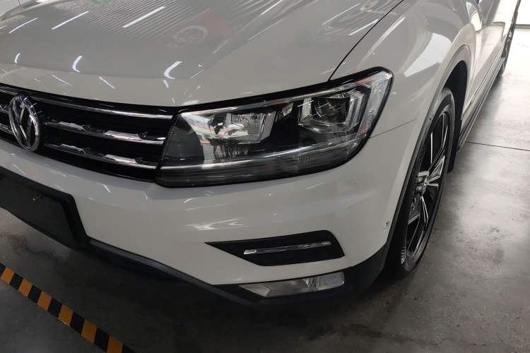Used Volkswagen Tiguan L 2019 Revised 330TSI Automatic Two-Wheel Drive Smart & Luxury Edition China VI Standard
