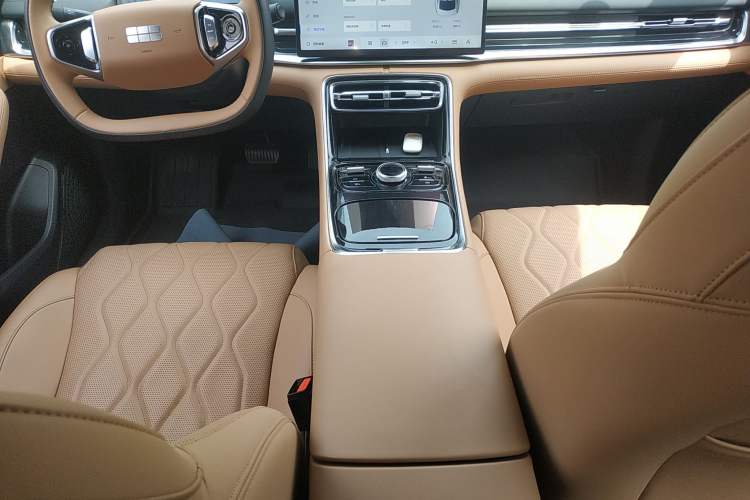 Used Geely Galaxy A7 2025 Model EM-i 150km Starship Edition Gear Lever