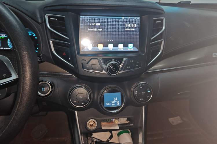 Used BYD Song New Energy 2017 Song DM 1.5TID All-Wheel Drive Prestige Model Audio And AC Panel