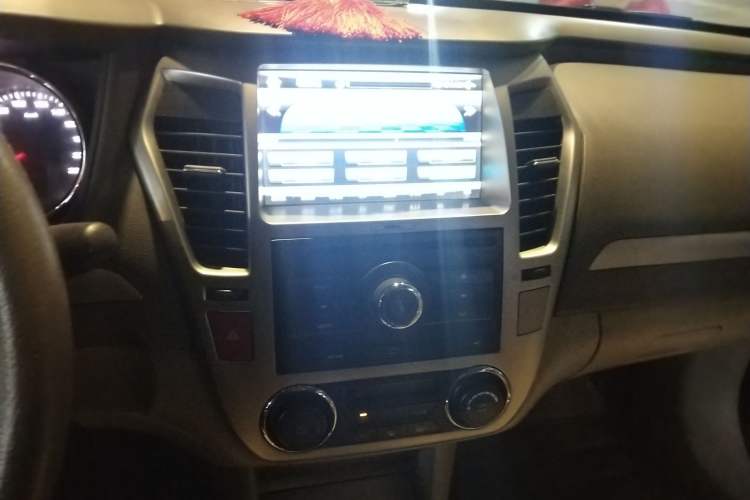 Used Dongfeng Aeolus A60 2014 1.6L Manual Luxury Model