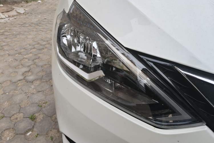 Used Nissan Sylphy 2021 Classic 1.6XE CVT Comfort Edition Right Front Headlight