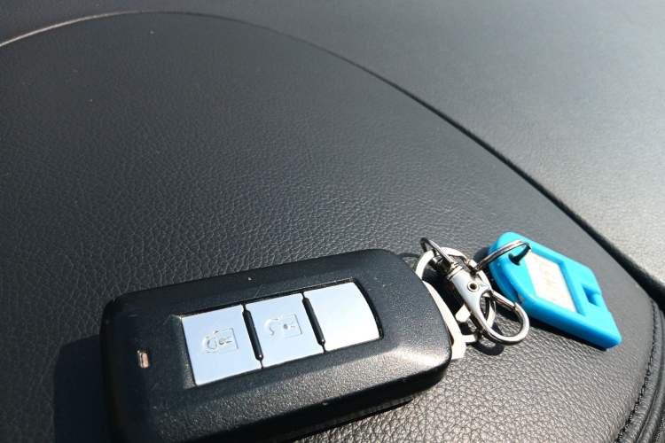 Used Mitsubishi Outlander 2018 2.0L Two-Wheel Drive Glory Edition 5 Seats