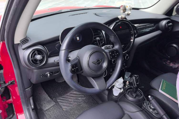 Used MINI MINI 2022 1.5T COOPER Classic Edition