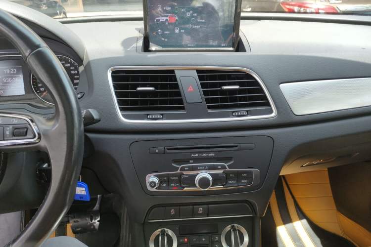 Used Audi Q3 2015 30 TFSI Comfort Model