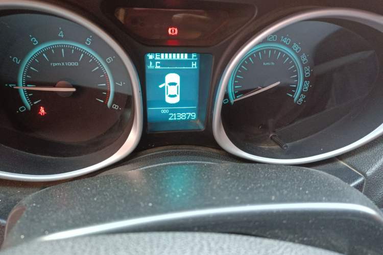 Used GAC Trumpchi GS5 2012 2.0L Manual Two-Wheel-Drive Anniversary Limited Edition Odometer Close Up