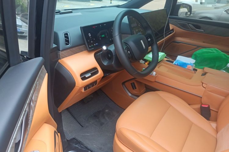 Used Wey Gaoshan 2025 Four-Wheel Drive Alpine 8 Driver Seat