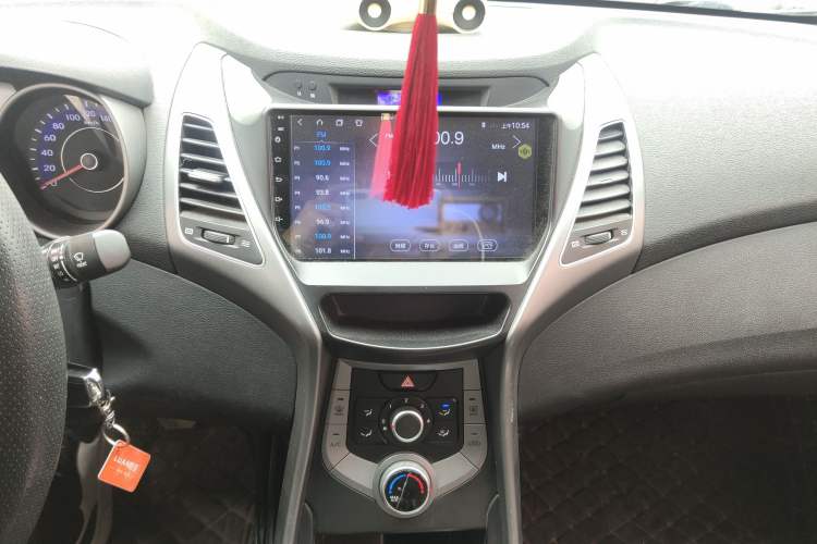 Used Hyundai Elantra (5th Generation / Langdong) 2015 1.6L Manual Fashion Edition Audio And AC Panel