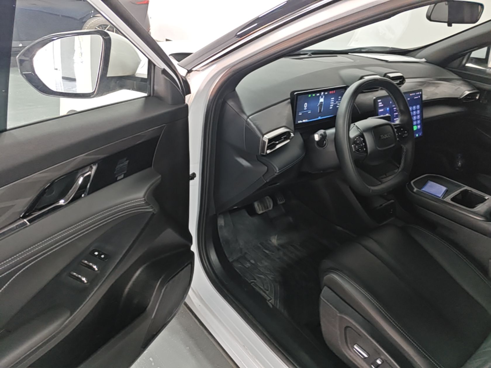 Dongfeng Aeolus L7 New Energy 2025 518 Comfort Edition — снимка 18