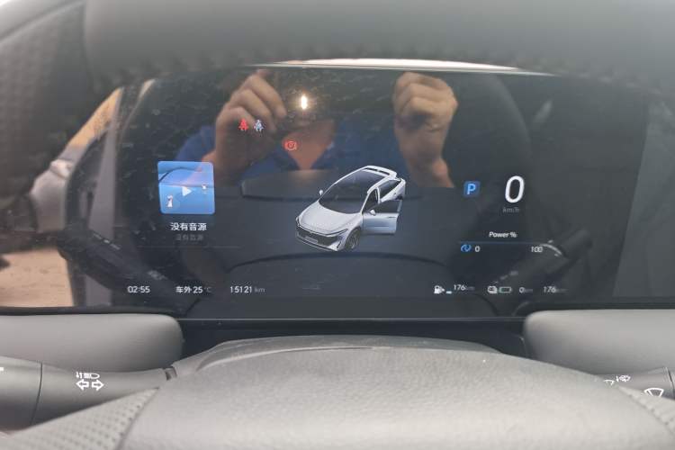 Used Venucia V DD-i 2023 60km iD Version
