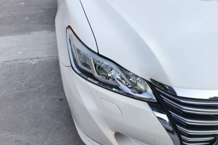 Used Toyota Crown 2017 2.0T Sport Edition Right Front Headlight