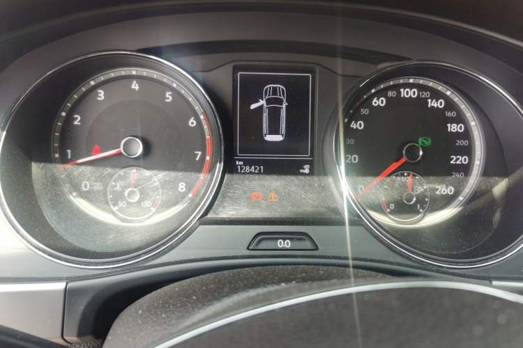 Used Volkswagen Teramont 2017 330TSI Two-Wheel-Drive Luxury Edition Odometer Close Up