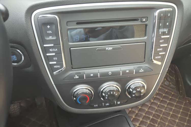 Used FAW Junpai D60 2015 1.5L Manual Luxury Model
