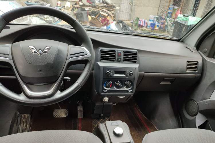 Used Wuling Rongguang EV 2023 Base Model Passenger Bus with Huating Battery