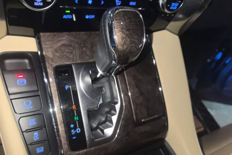 Used Toyota Vellfire 2020 Dual-Engine 2.5L HV Prestige Edition Gear Lever