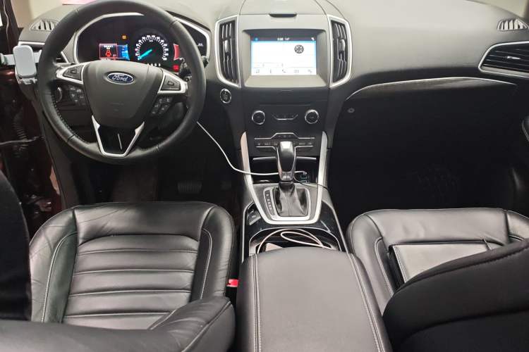 Used Ford Edge 2016 EcoBoost 245 Two-Wheel-Drive Titanium 7-Seater
