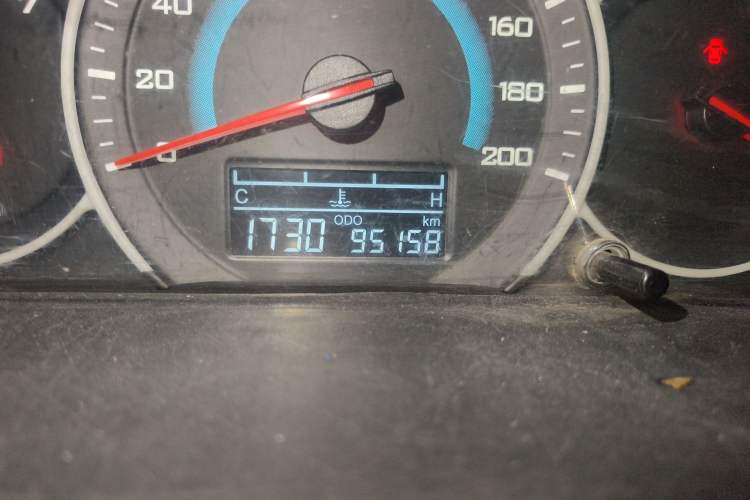 Used Wuling Rongguang V 2018 1.5L Standard Version Odometer Close Up