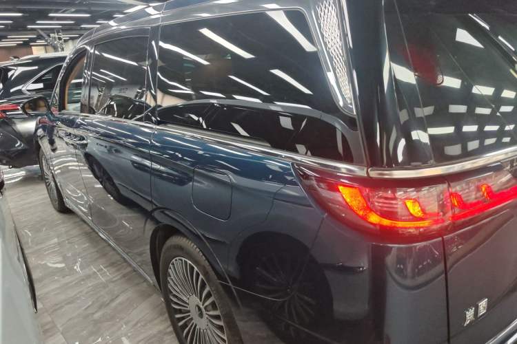 Used VOYAH Dream 2025 PHEV Four-Wheel-Drive Flagship Kunpeng Edition
