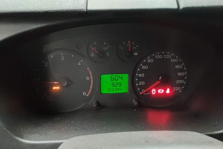 Used Ford Transit Custom 2013 2.4T Diesel Luxury Version Short Wheelbase Mid-Height China III Standard
