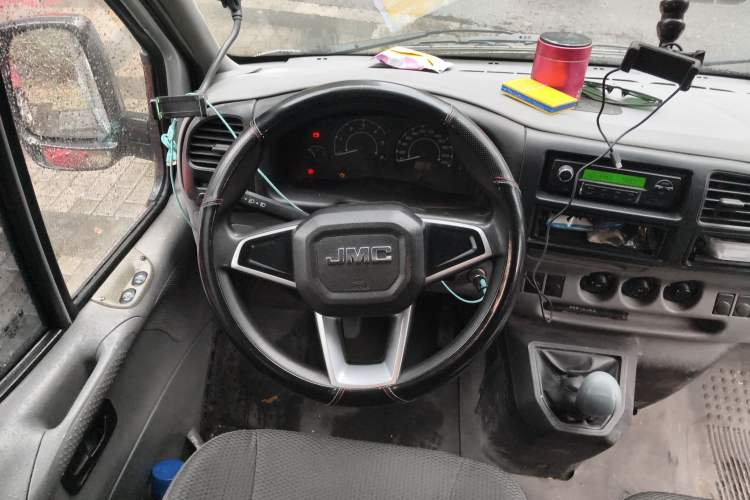 Used JMC Transit 2019 2.8T Commercial Version Short Wheelbase Mid-Roof 6-Seater China VI JX493